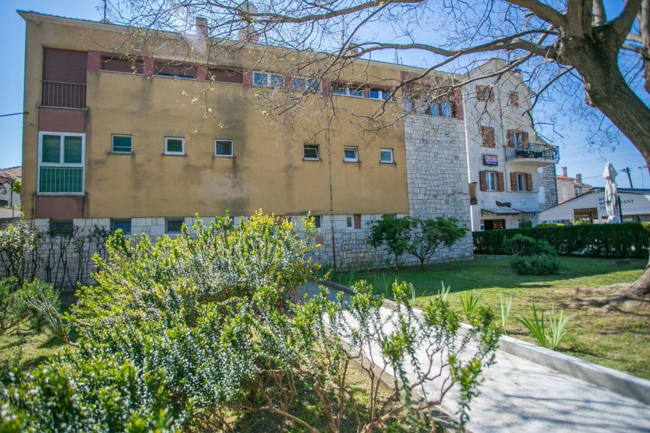 Apartamento Modern Living In The Heart Of Trogir Exterior foto
